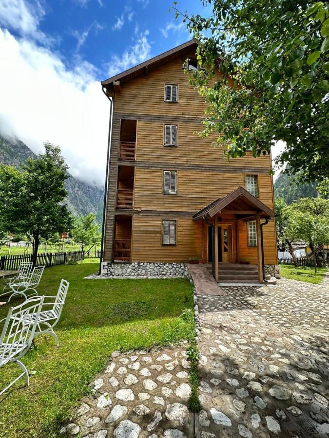 Residence Quku Valbones Exteriör bild